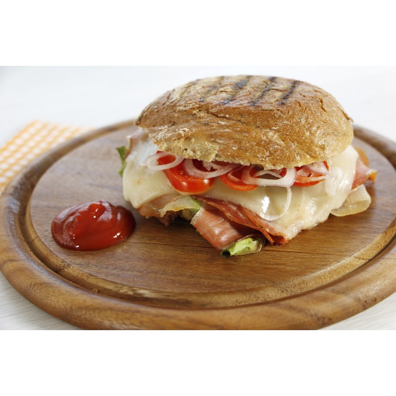 Il famoso Bauerntoast preparato con il Vinschger'l, Speck, formaggio e cotto in forno