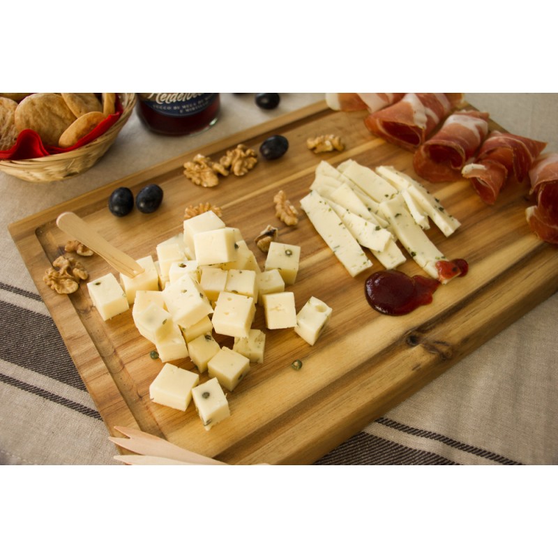 Da sinistra: Formaggio al Pepe e Cipolla, Formaggio alle Erbe e Speck, con mostarda