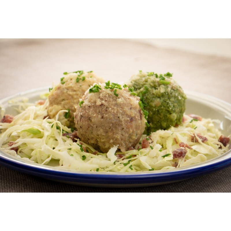 Tris di canederli con cappuccio