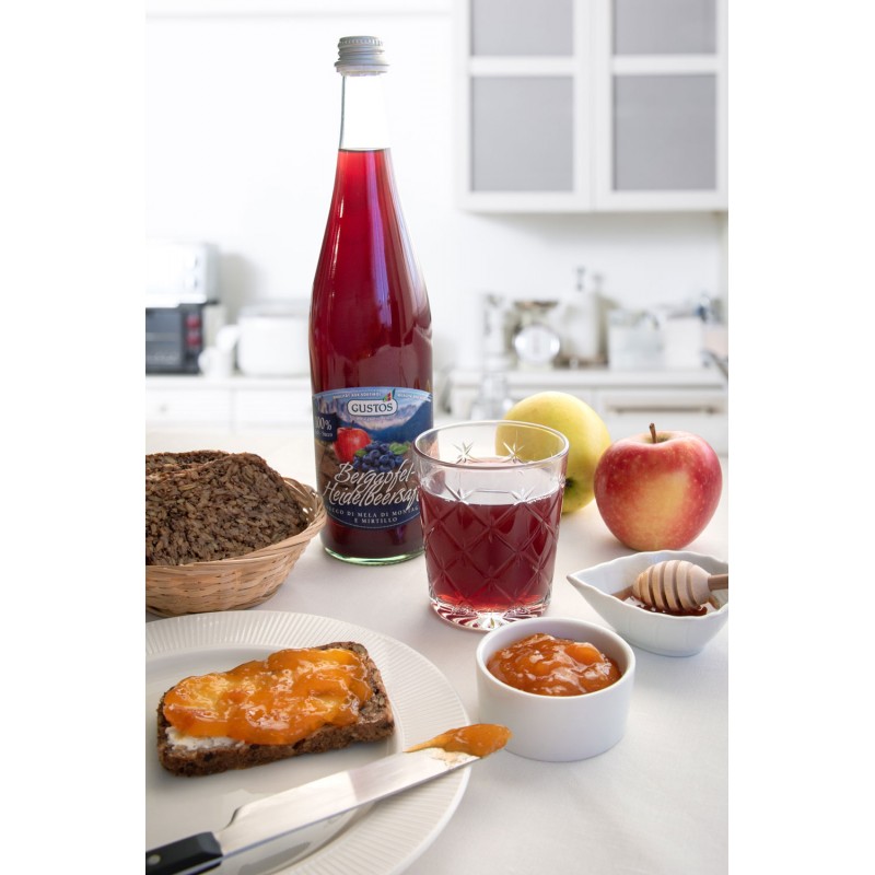 Succo mele e mirtilli, squisito e sano