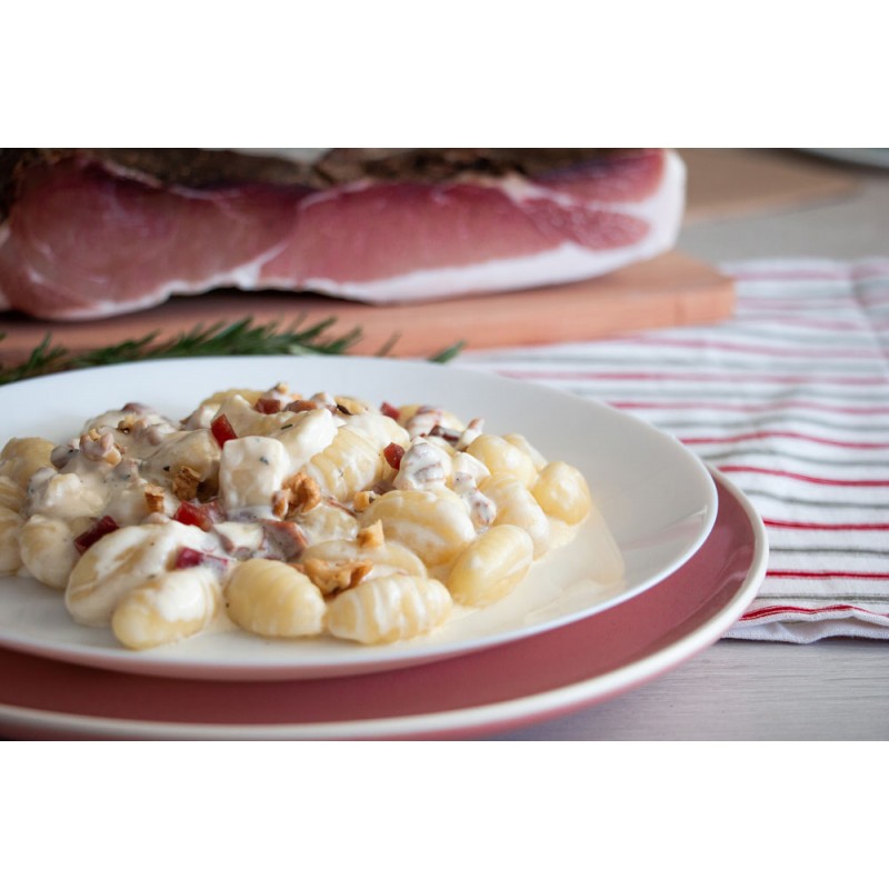 gnocchi panna, speck e noci