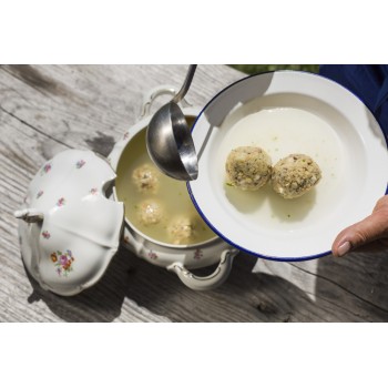 Canederli con Speck in brodo Canederli con Speck in brodo