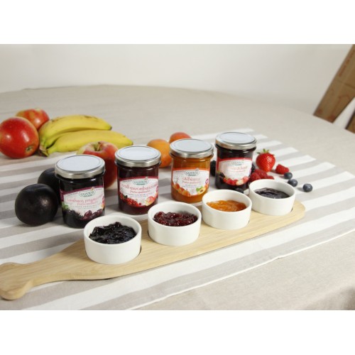 l'assortimento di vasetti di frutta da spalmare Gustos