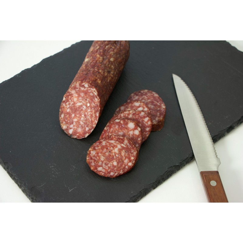 Salame di capriolo tagliato a fette
