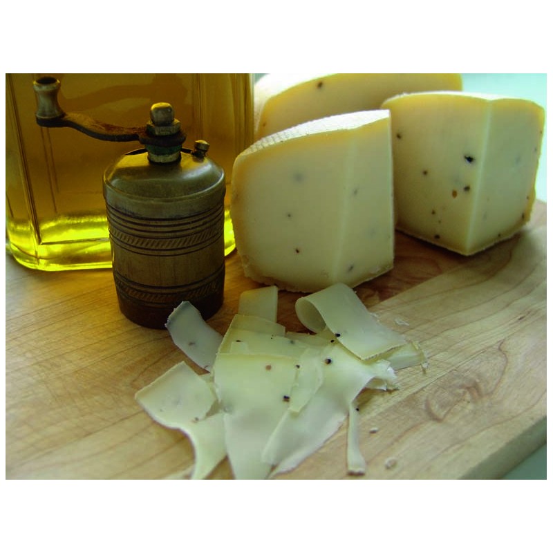 Formaggio al tartufo affettato