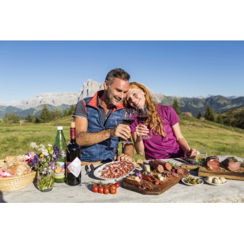 gli ingredienti per un vero pranzo in malga gli ingredienti per un vero pranzo in malga