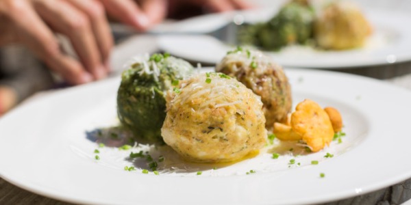 Canederli con Burro Fuso e Salvia: la Ricetta Tradizionale